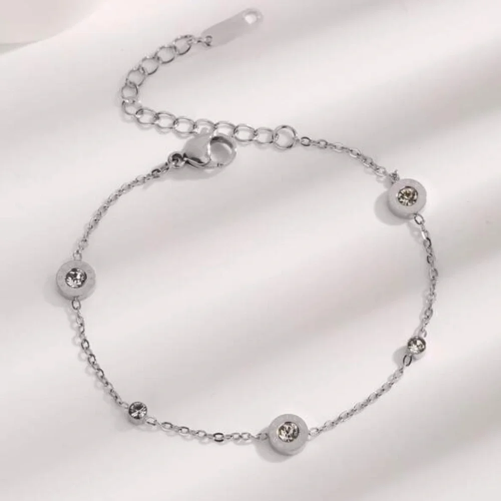 Elegant Silver Bracelet with Crystal Accents - Picture 1 of 1